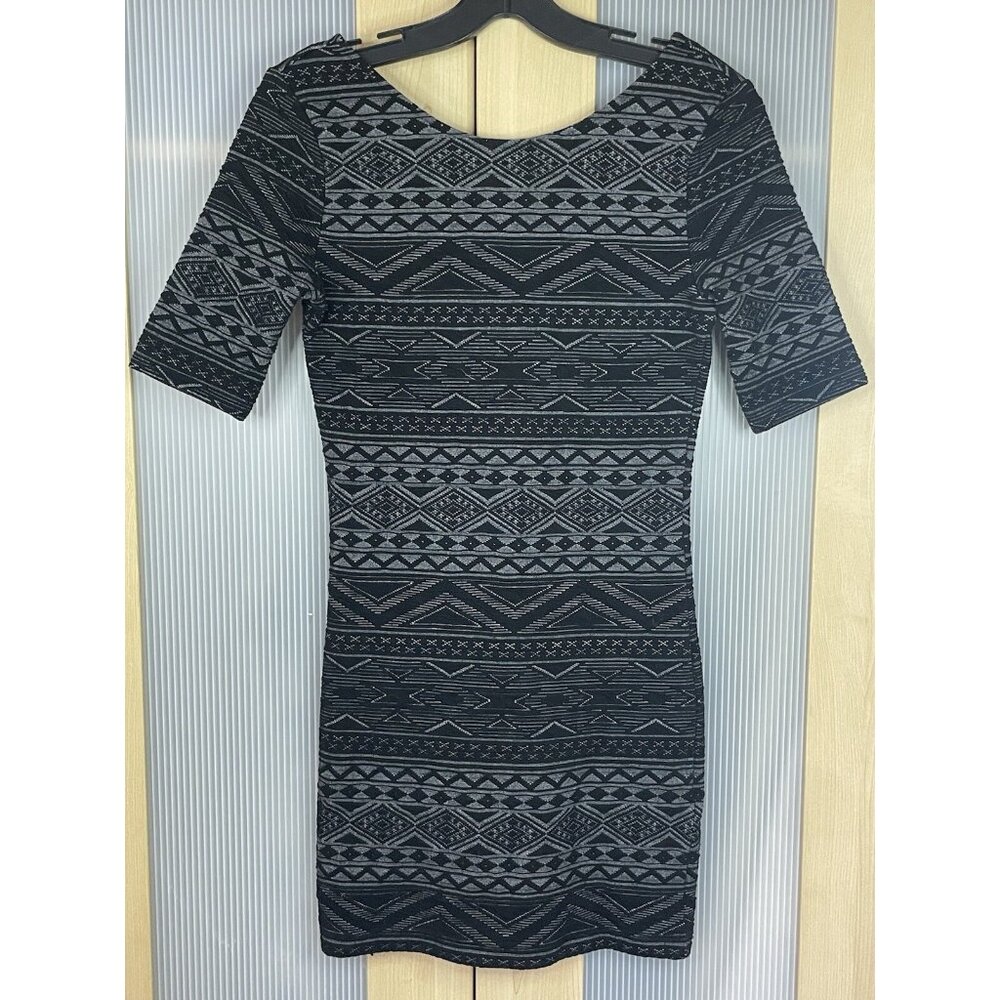 H&M Divided Black Bodycon Dress Sz 4 Mini 3/4 Goth Party Club Y2K Casual